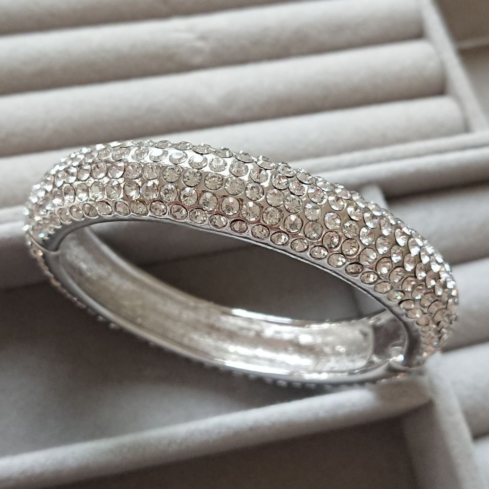 Jarin made in USA crystals bangle